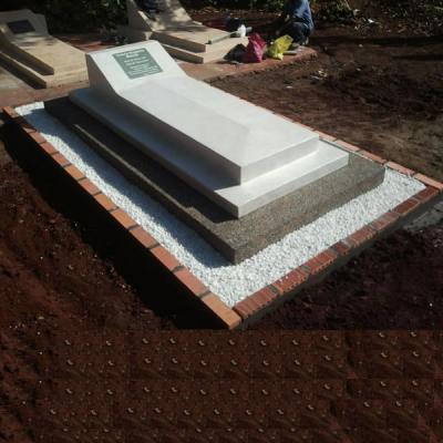 Uganda Grave Construction2